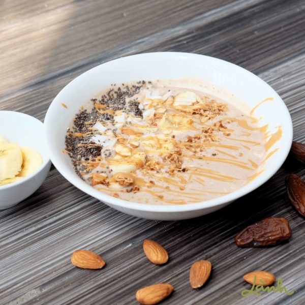 Vegan energy smoothie bowl