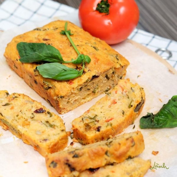 Bánh mì Cà chua Húng quế Thuần chay